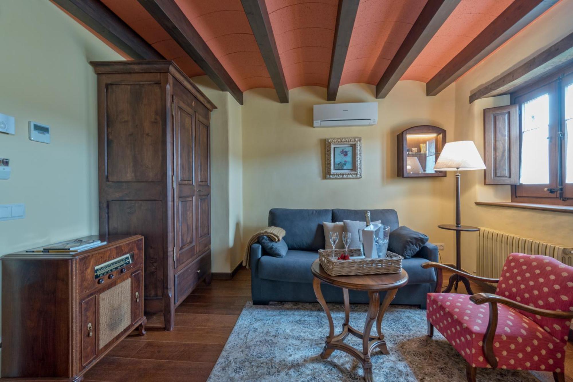 Hotel Cal Sastre Санта-Пау Номер фото