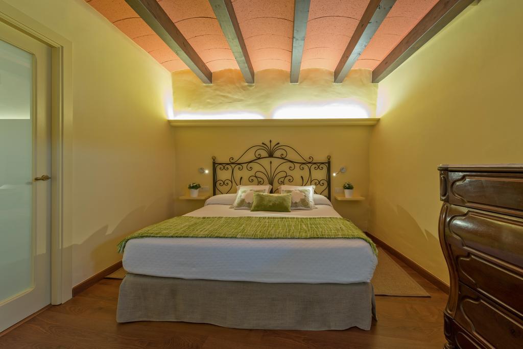 Hotel Cal Sastre Санта-Пау Экстерьер фото