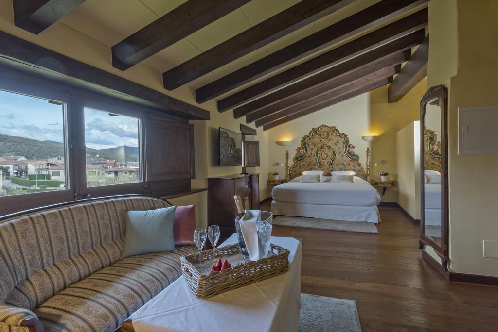 Hotel Cal Sastre Санта-Пау Экстерьер фото
